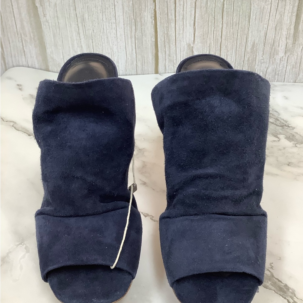 NIB Gentry Portofino Lamb Leather Navy Suede Women's Sandals